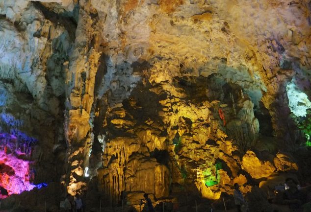 Die illuminierte Höhle