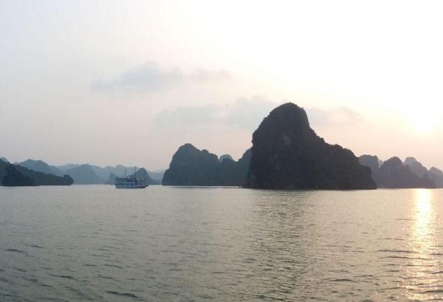 ha_long_bay_vietnam_043