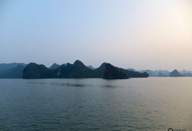 ha_long_bay_vietnam_045