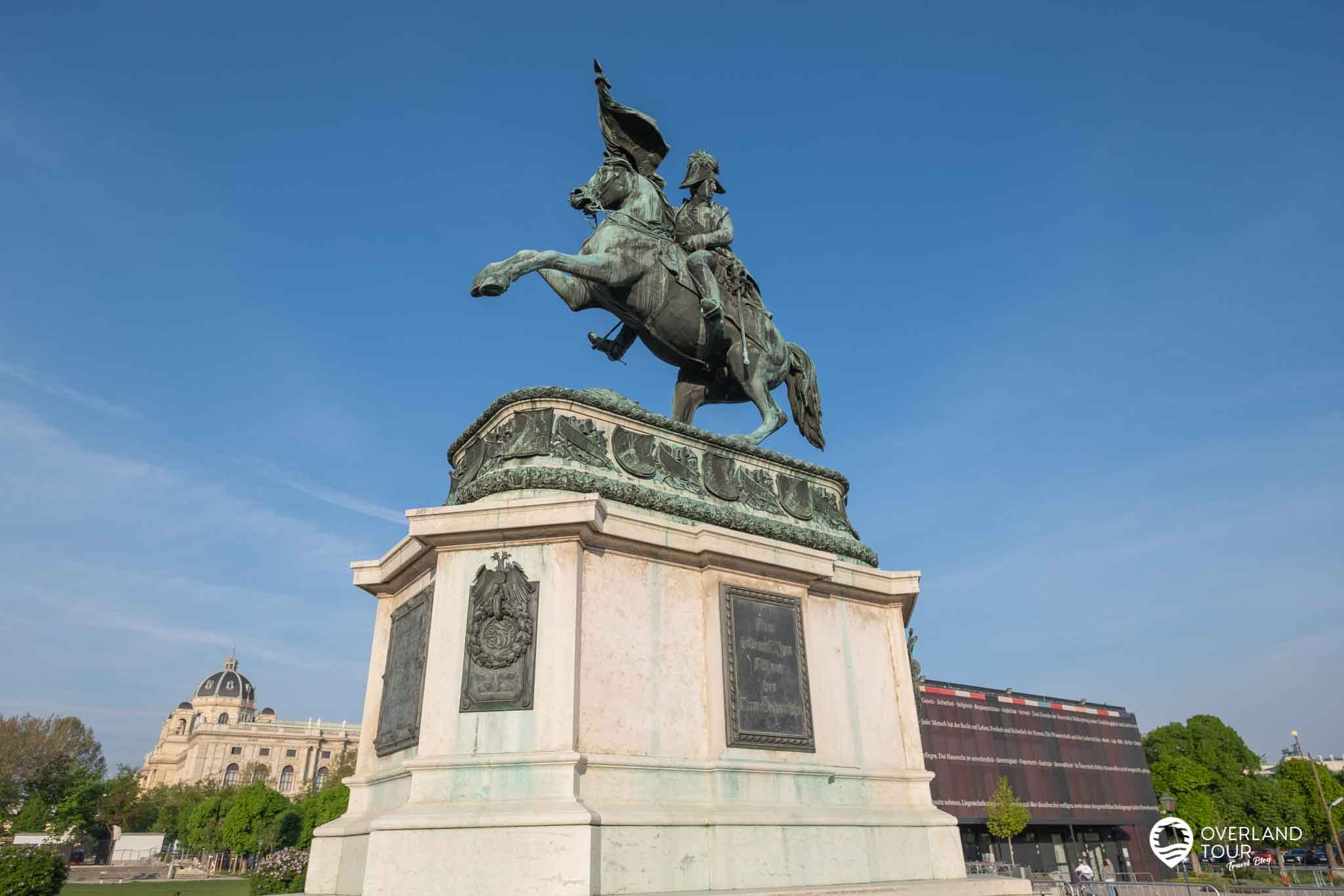 Heldenplatz ❤ #18 Sehenswürdigkeit - Prinz Eugen-Reiterstatue