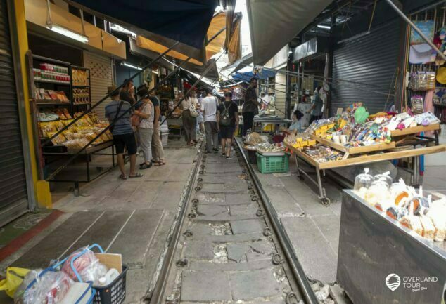 Der Besuch des Mae Klong Railway Market bei Bangkok