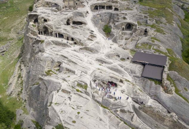 Uplisziche Höhlenstadt – Die Festung am Fluss Kura