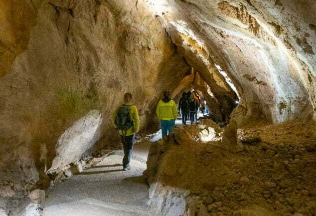 Dachstein Rieseneishöhle Ausflugsziel in Obertraun