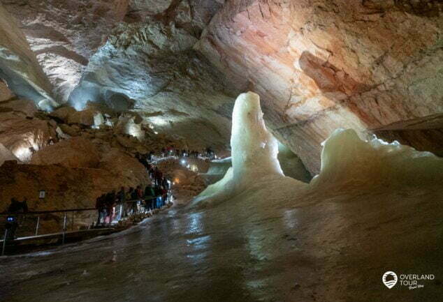 Dachstein Rieseneishöhle Ausflugsziel in Obertraun