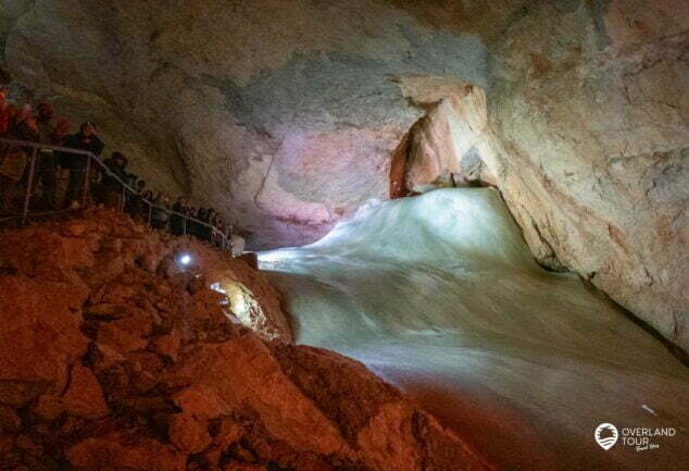 Dachstein Rieseneishöhle Ausflugsziel in Obertraun