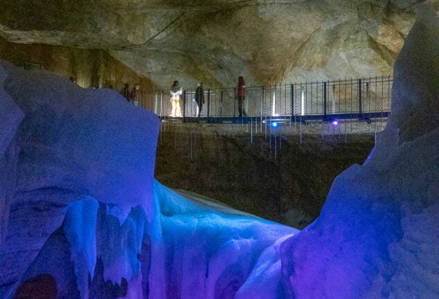 Dachstein Rieseneishöhle Ausflugsziel in Obertraun