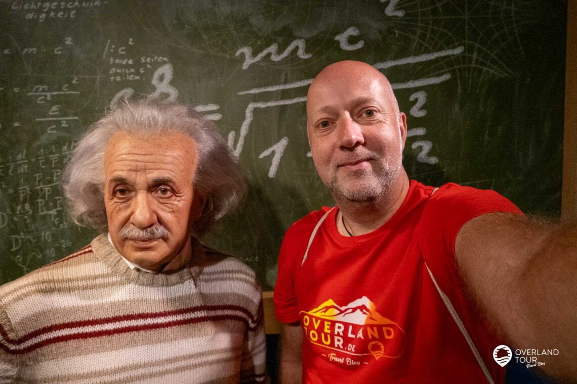 Madame Tussauds Bangkok: Einstein und sein kluger Neffe... also mich :-) (D)