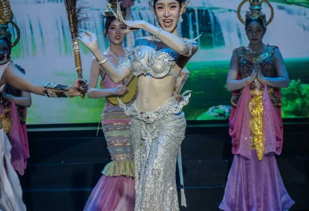 Golden Dome Cabaret & Ladyboy Show Bangkok